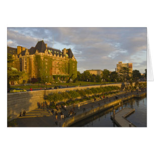 Empress Hotel und Inner Harbour-Uferpromenade,