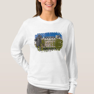 Empress Hotel und Statue von Kapitän James Cook, T-Shirt