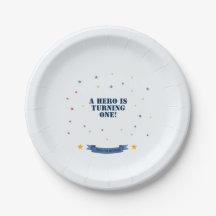 Assiettes pour la première fête d'anniversaire de