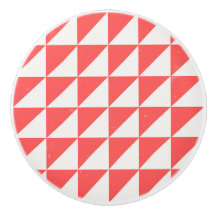 Bouton de porte triangles géométriques rouges et b