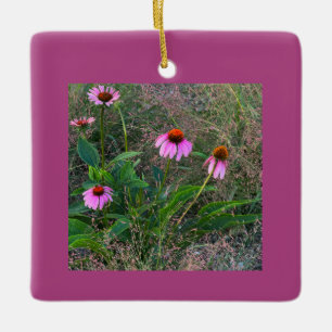 En Céramique Ornement de fleurs violettes