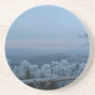 En Grès Neige dans le Dessous de verre Blue Ridge Mountain