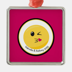 En Métal Personnalisé soufflant un ornement d'Emoji d'amou