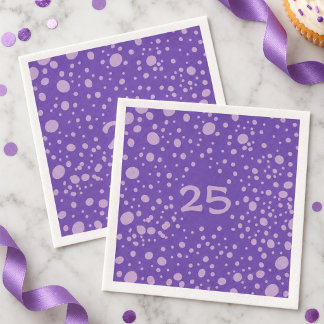 En Papier Serviette d'anniversaire tachetée violet foncé ave