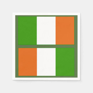En Papier Serviette Drapeau Irlandais
