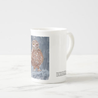 En Porcelaine Petit hibou élégant avec la tasse grise d'arrière