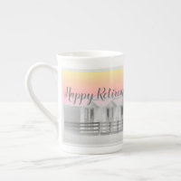 Tasse de retraite avec cabanes de plage au coucher