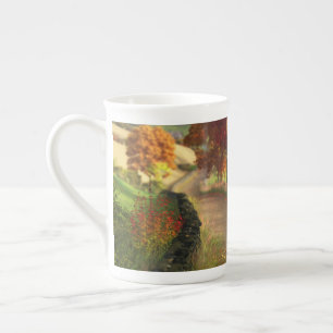 En Porcelaine Tasse spéciale Automne dans la vallée