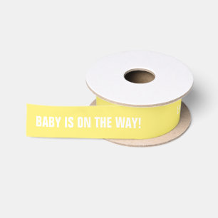 En Satin Bébé jaune sur le ruban personnalisé par maniè