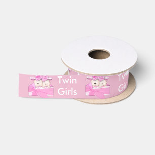 En Satin Les filles jumelles dentellent le ruban pour le