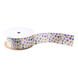 En Satin ruban des pattes de chat