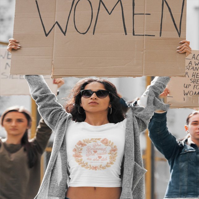 En Tri-matière T-shirt (Créateur téléchargé)