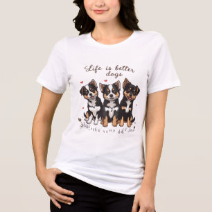 En Tri-matière Three dogs on a t-shirt .