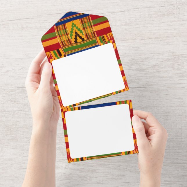En Un Invitation tout compris avec impression africaine (Déchirure)