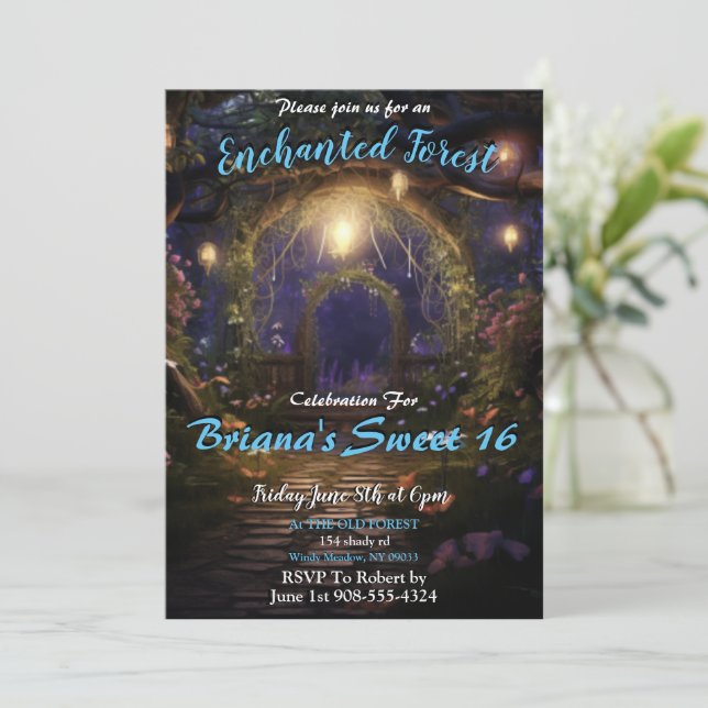 Enchanted Forest Archway Sweet 16 Invitations (Debout devant)