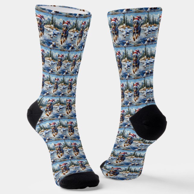 Energetic Blue Heeler Dog Winter Creek Christmas Socken (Gewinkelt)
