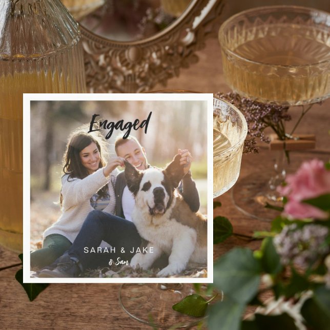 Engaged Couple Photo With Pet Fun Cocktail  Serviette (Von Creator hochgeladen)