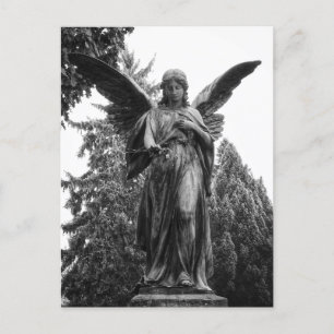 Engel mit Spread Flügeln mit einer Blume Postkarte