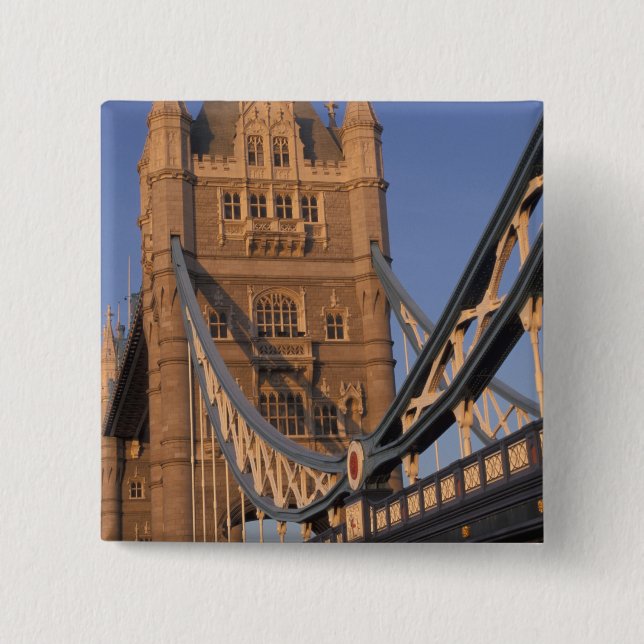 England, London, The Tower Bridge Button (Vorderseite)