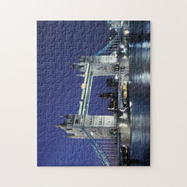 England, London, Tower Bridge 3 (Vertikal)