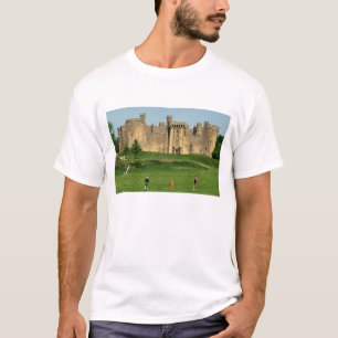 England, Sussex, Bodiam-Schloss. 2 T-Shirt