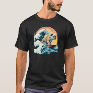 Englisch Bulldog surfen auf der großen Welle von K T-Shirt