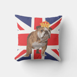 Englische Bulldogge mit Kronen-und Kissen