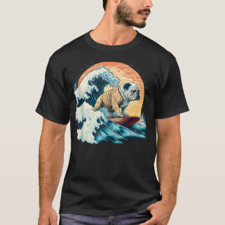 Englische Bulldogge surft auf der großen Welle von T-Shirt