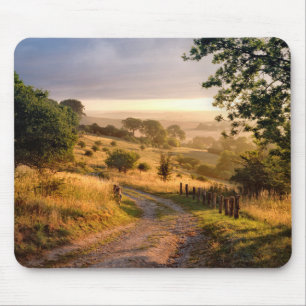 Englische Landschaft des Dämmerungs-Sonnenschein- Mousepad
