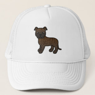 Englischer Staffordshire-Bullterrier-Hund mit Tige Truckerkappe