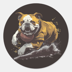 English Bulldog Playing Football Runder Aufkleber