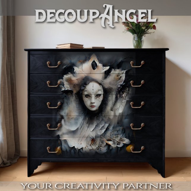 Enigmatic Masked Venice Woman Seidenpapier (Von Creator hochgeladen)