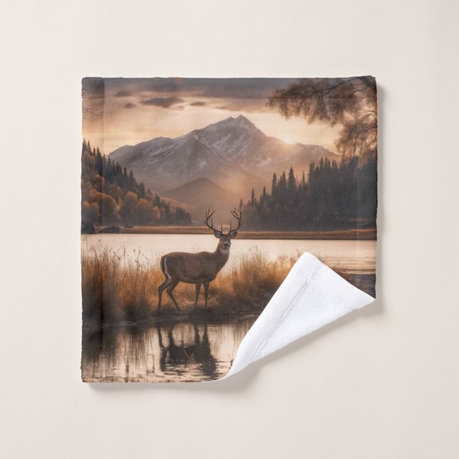Énorme cerf à cheval sur le lac Mountain (Gant de toilette)