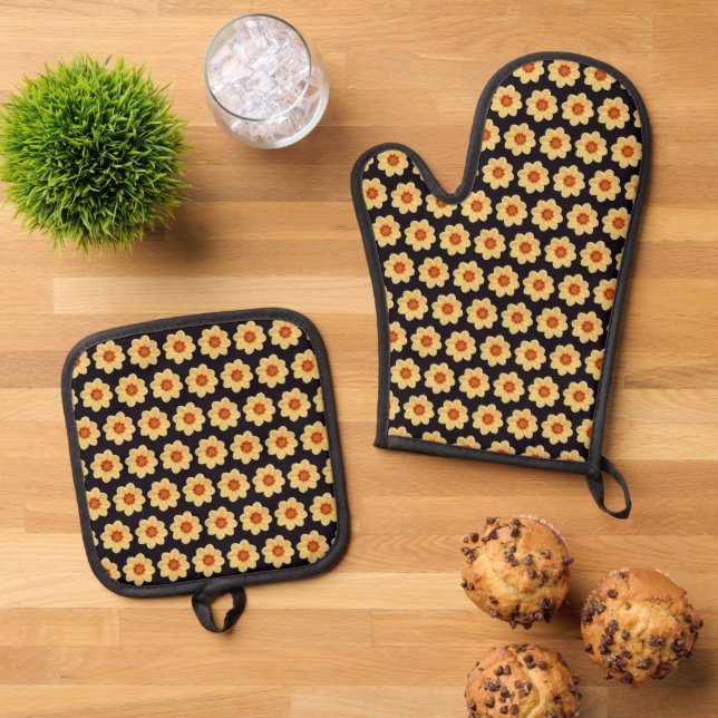 Ensemble De Gant De Cuisine Et De Manique Dahlia jaune motif floral sur noir (De haut en bas)