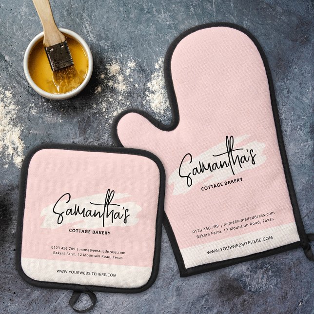 Ensemble De Gant De Cuisine Et De Manique Logo d'entreprise de marque moderne Girly mignonne (Fully customizable blush pink cute oven glove and pot holder design with your brand name or logo)
