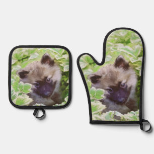 Ensemble De Gant De Cuisine Et De Manique Peinture de Keeshond : Chiot dans le Jardin Œuvre