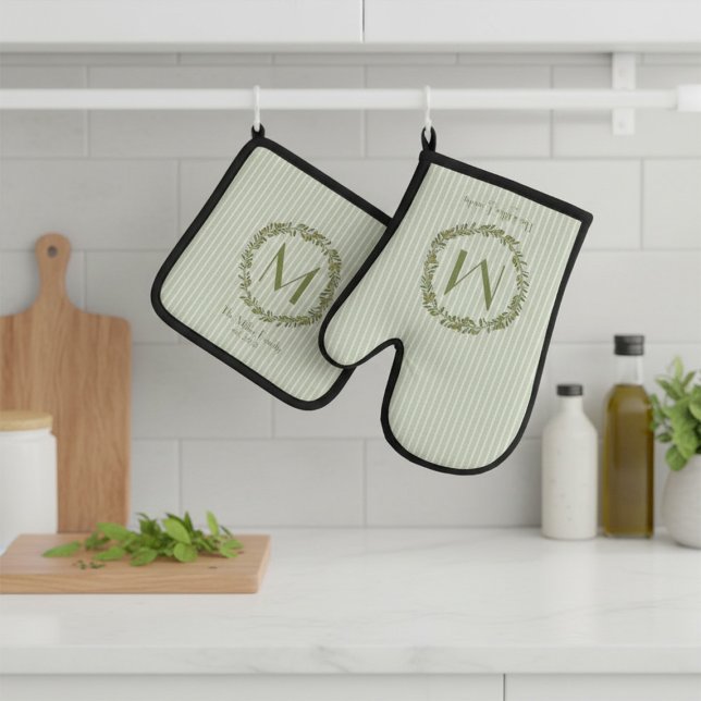Ensemble De Gant De Cuisine Et De Manique Personalized Olive Wreath Monogram  (Créateur téléchargé)
