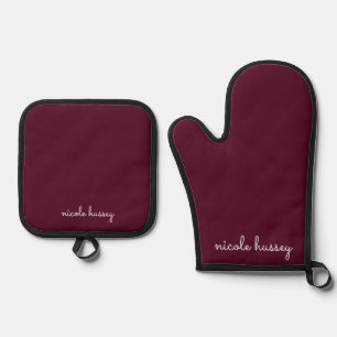 Ensemble De Gant De Cuisine Et De Manique Script Bourgogne Monogramme moderne élégant