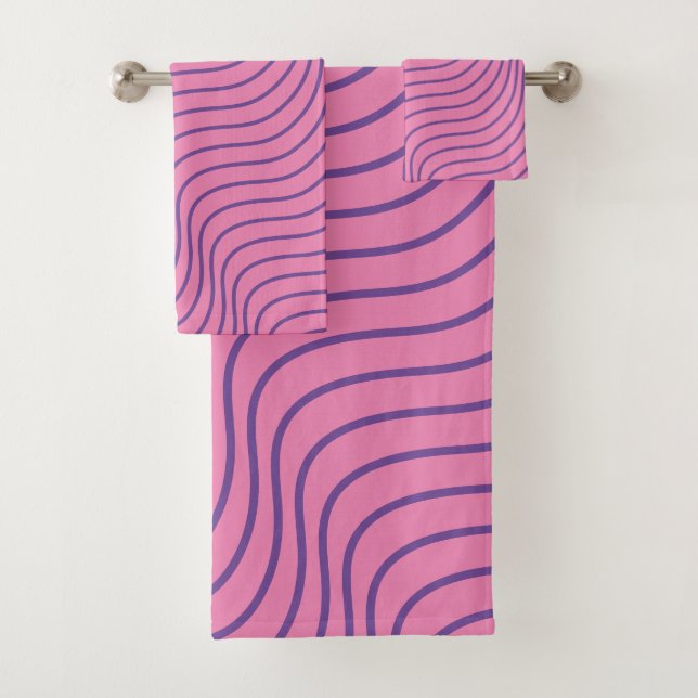 Ensemble de serviettes de bain moderne Wavey Strip (En situation)