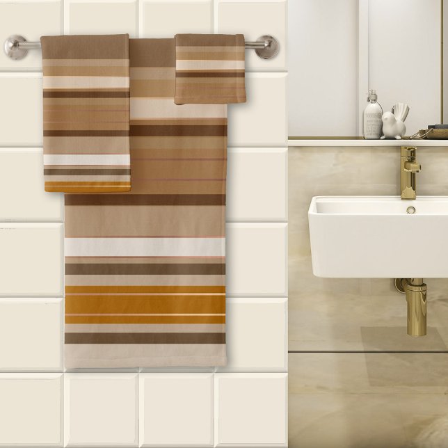Ensemble de serviettes en chocolat et en caramel (A lovely striped bathroom towel set in coffee, chocolate and caramel cream colors.)