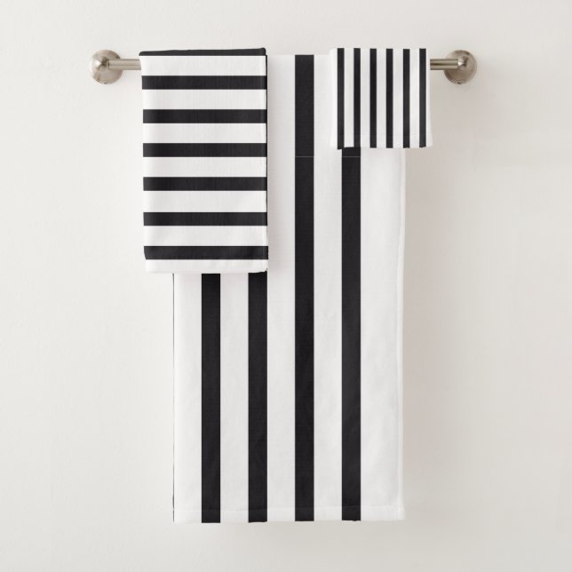 Ensemble de serviettes en rayures noir et blanc (En situation)