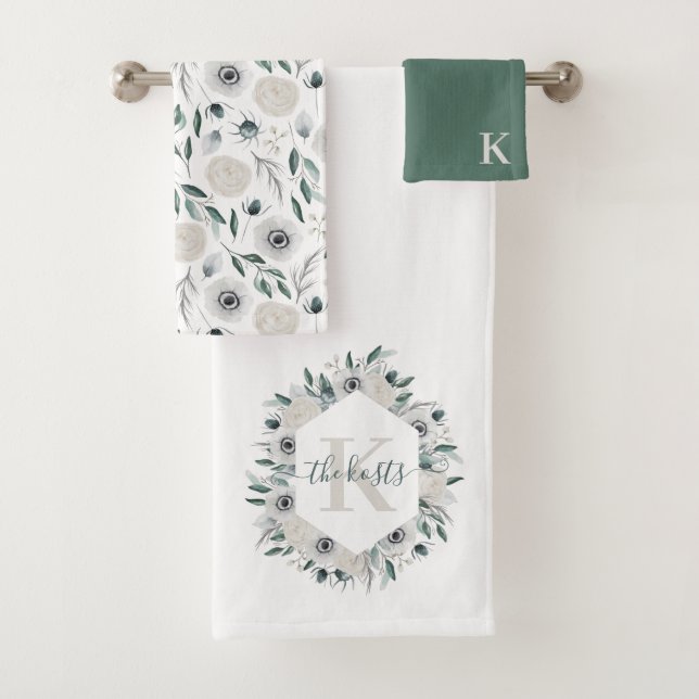 Ensemble de serviettes florales aquarellées avec m (En situation)