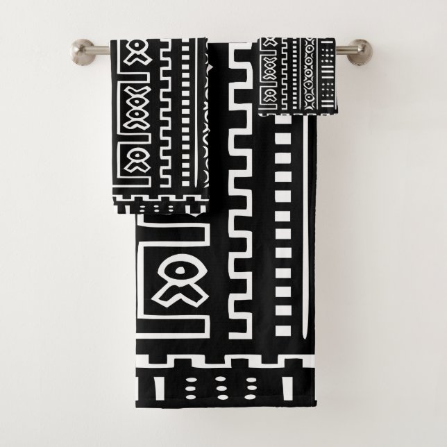 Ensemble noir et blanc de serviette de Mudcloth (En situation)