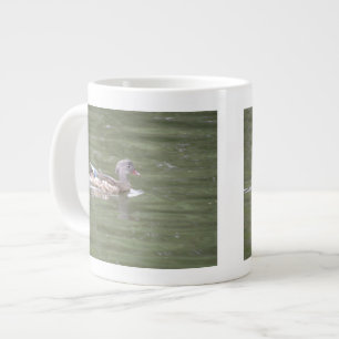 Ente auf der Tasse des Sees