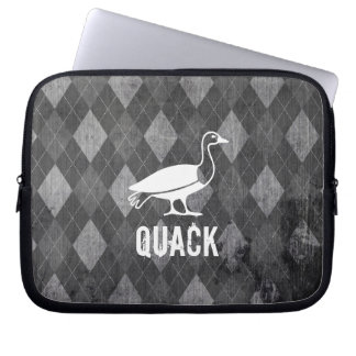 Entenpiktogramm in der Grunge der Schwarzen Raute Laptopschutzhülle