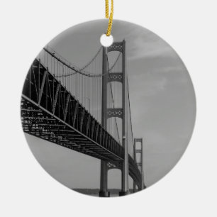 entlang Mackinac Bridge Grayscale Keramikornament