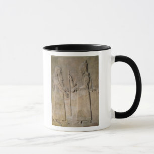 Entlastung, die Sargon II und einen Vizier Tasse