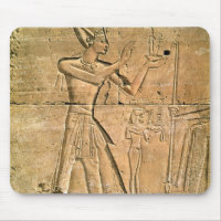 Entlastung, die Tuthmosis III machend darstellt