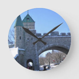 Entrance to Old Quebec City, Quebec, Canada Runde Wanduhr