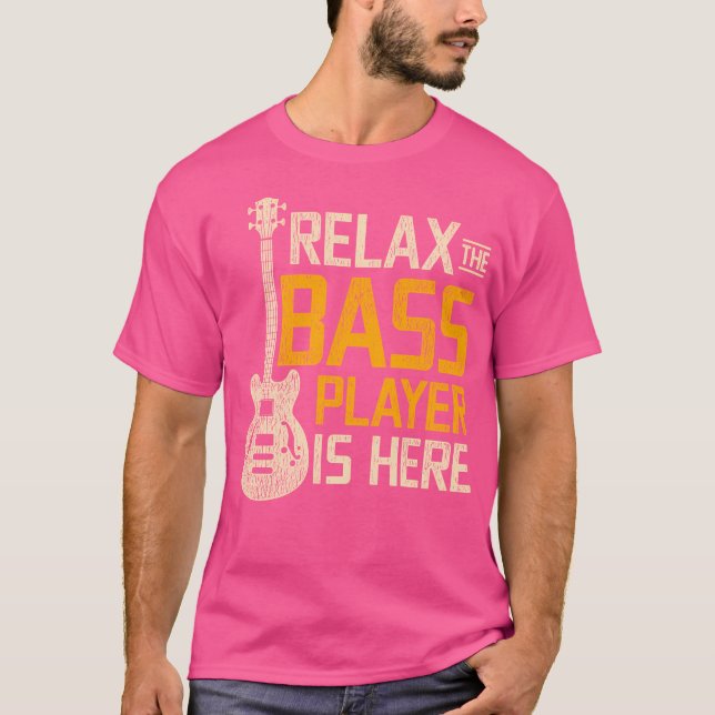 Entspannen Sie sich beim Bass Player. T-Shirt (Vorderseite)